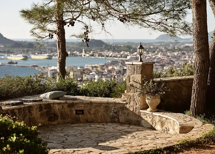 Semesterbostad Anatoli - Tranquil Escape With Scenic Views, By Zantewize *