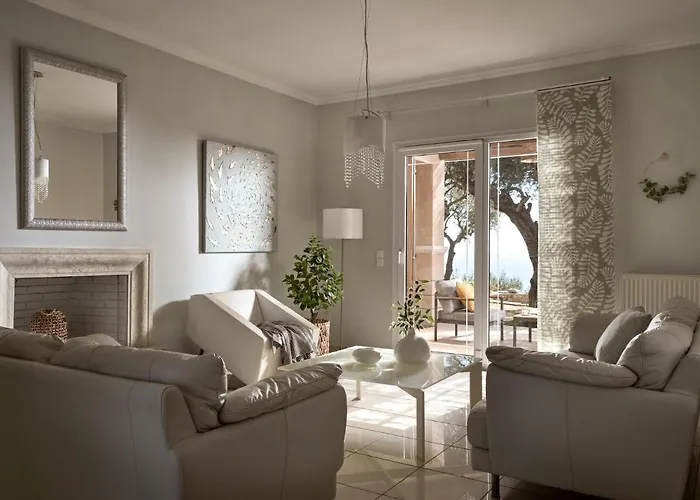 Semesterbostad Anatoli - Tranquil Escape With Scenic Views, By Zantewize *