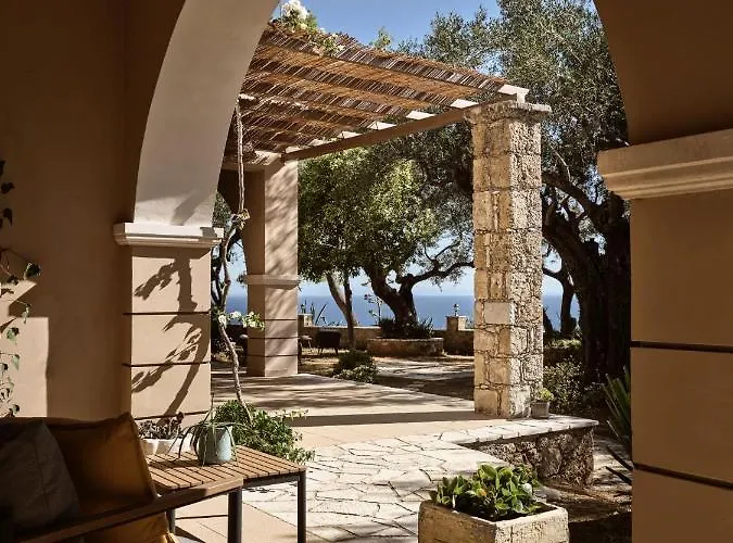 Anatoli - Tranquil Escape With Scenic Views, By Zantewize Semesterbostad