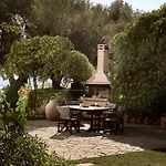 펜션 Anatoli - Tranquil Escape With Scenic Views, By Zantewize Akrotiri (Zakynthos)