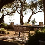 Anatoli - Tranquil Escape With Scenic Views, By Zantewize 펜션