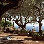 펜션 Anatoli - Tranquil Escape With Scenic Views, By Zantewize *