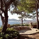 펜션 Anatoli - Tranquil Escape With Scenic Views, By Zantewize *