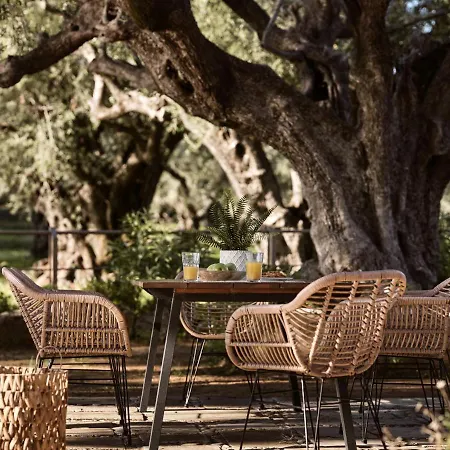 Anatoli - Tranquil Escape With Scenic Views, By Zantewize Hébergement de vacances