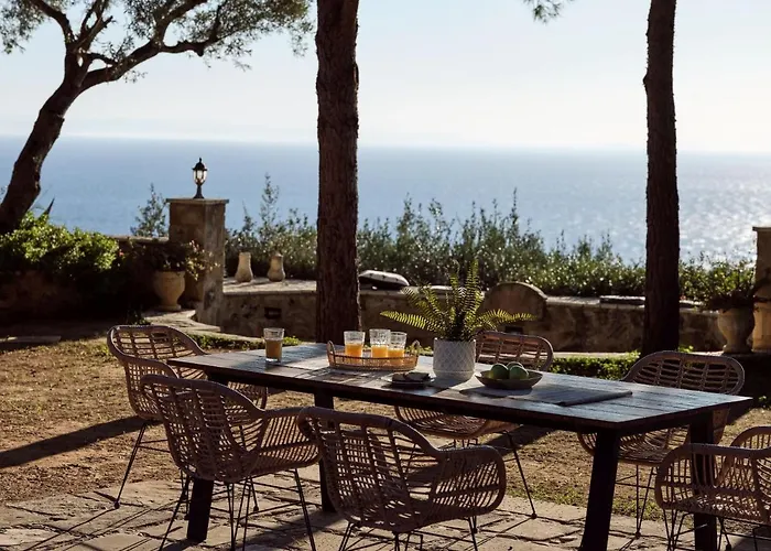 Anatoli - Tranquil Escape With Scenic Views, By Zantewize * Акротири